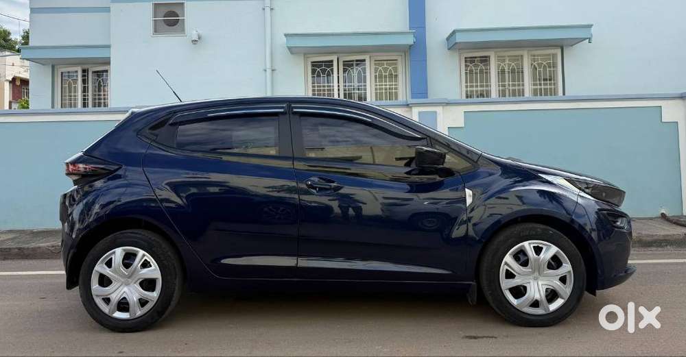 Tata Altroz 1.2 Xm, 2024, Petrol