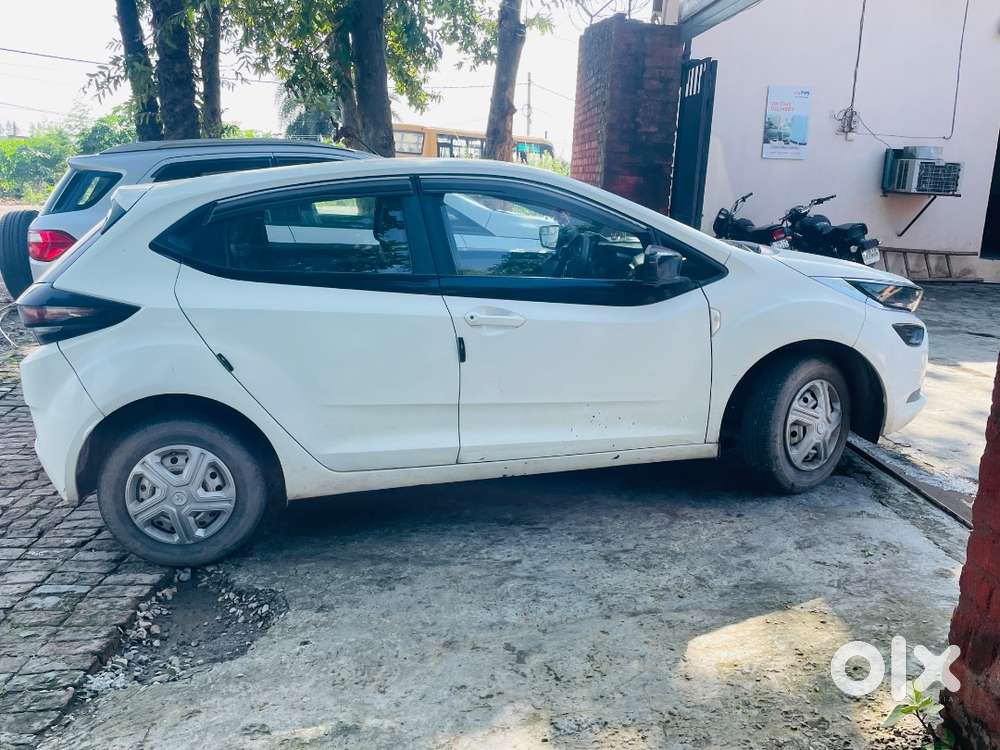 Tata Altroz Petrol 2022