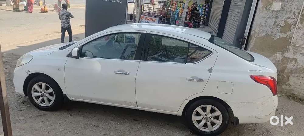 Nissan Sunny 2013