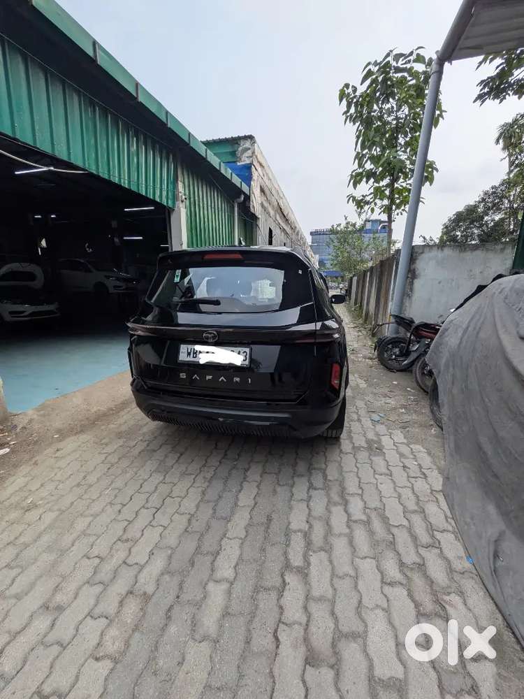 Tata Safari Dark Edition 2024