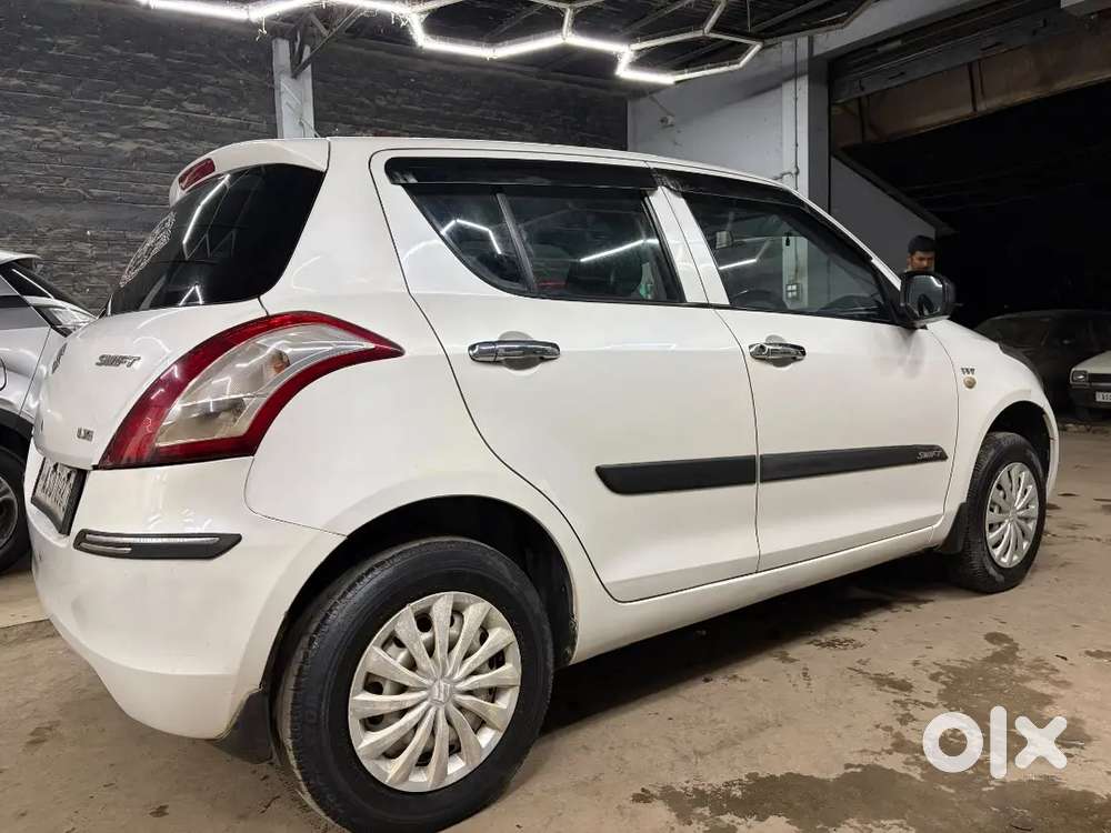Maruti Suzuki Swift 2015 Lxi Petrol