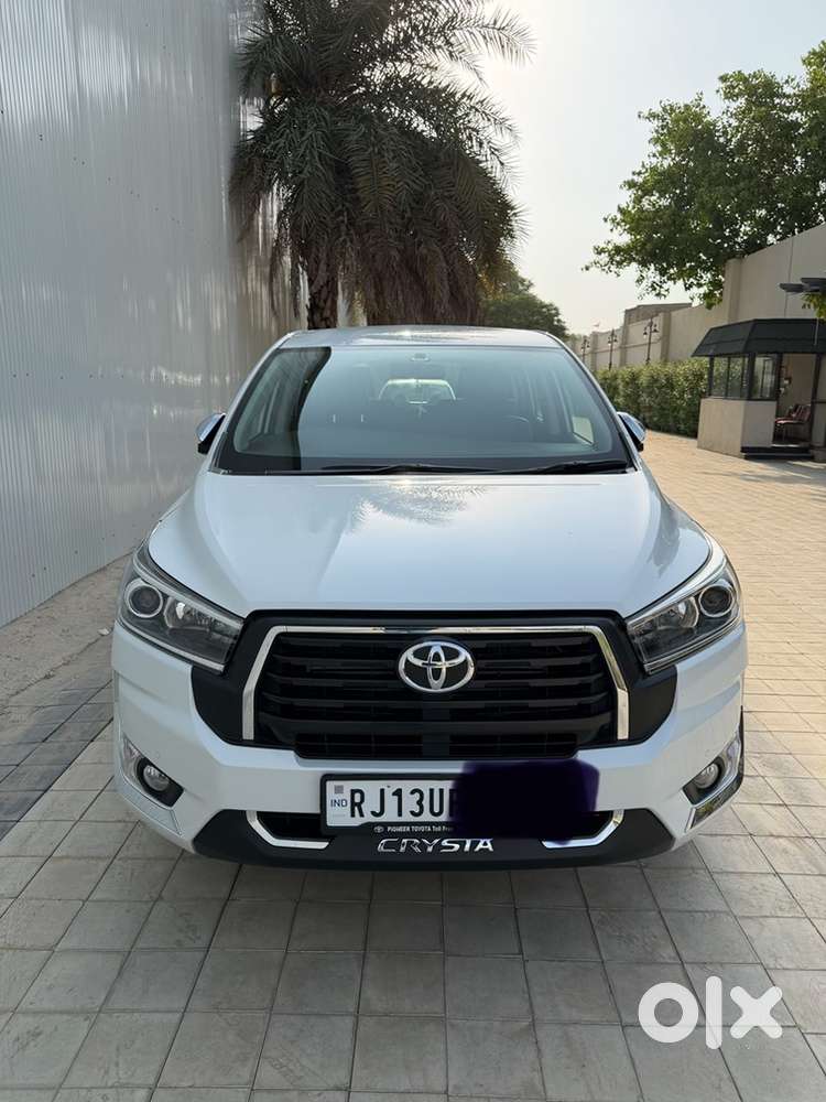 Toyota Innova Crysta 2025