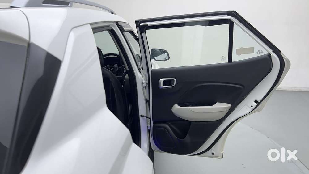 Hyundai Venue 1.0 S (o) Turbo Dct, 2023, Petrol