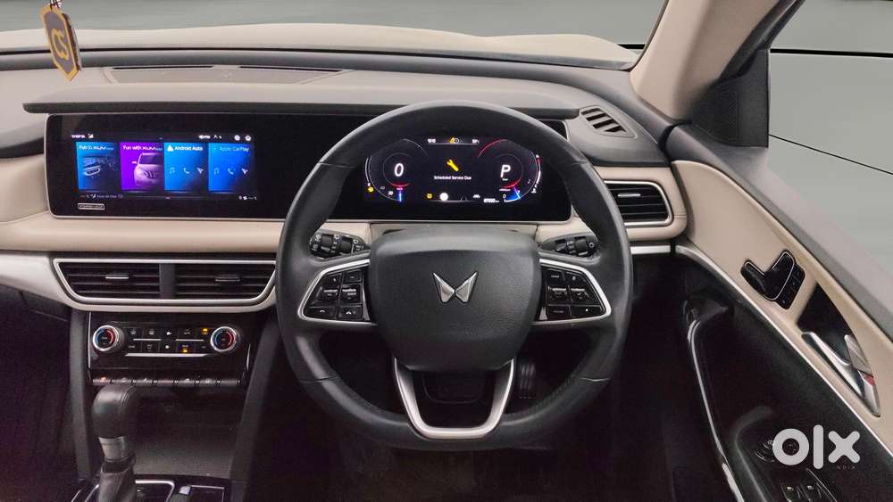 Mahindra Xuv700 2.0 Ax 7 Petrol At Str, 2022, Petrol