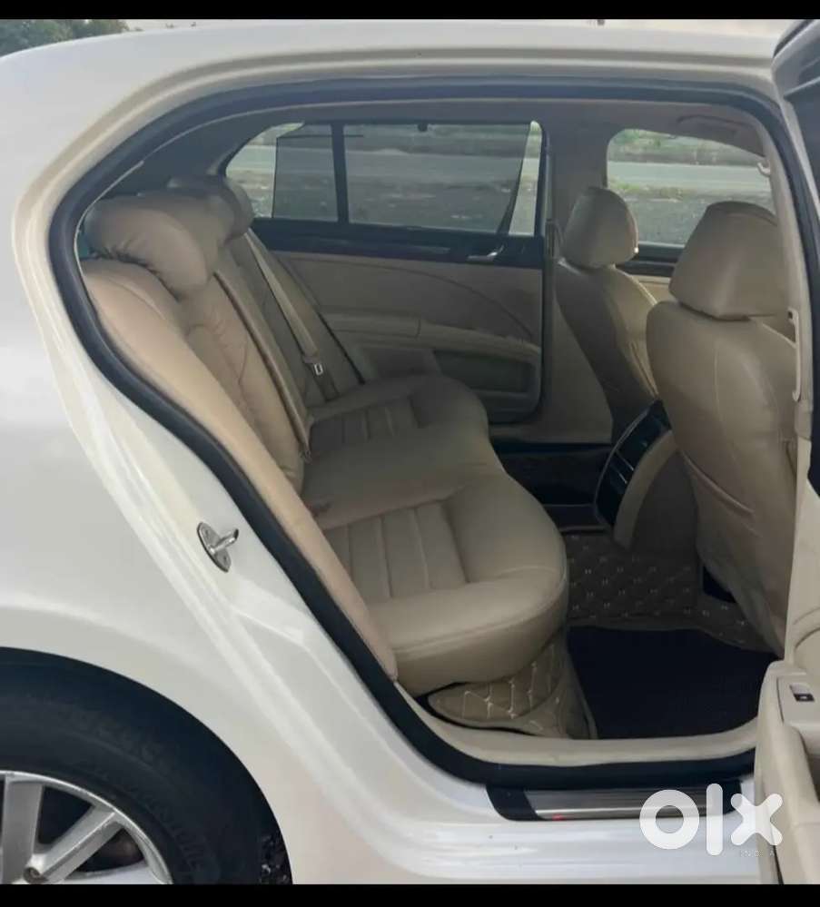 Skoda Superb 2.8 2013.  Parking Problam      Arjent Sale