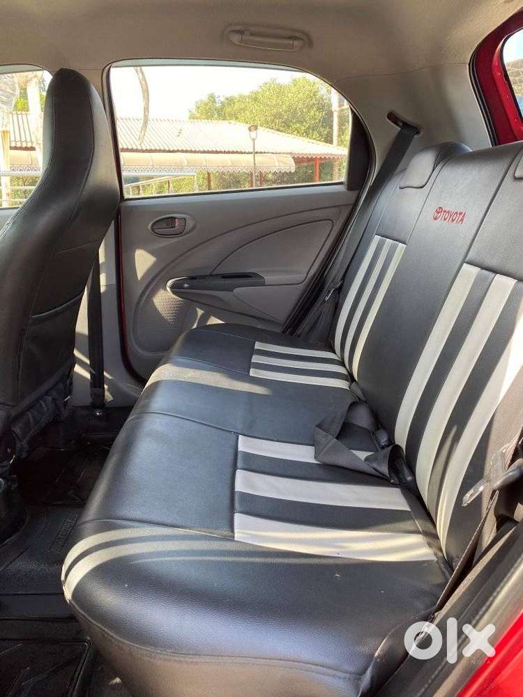 Toyota Etios Liva 2011-2012 G, 2011, Petrol