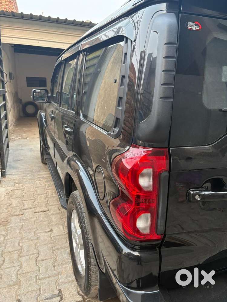 Mahindra Scorpio Classic 2021