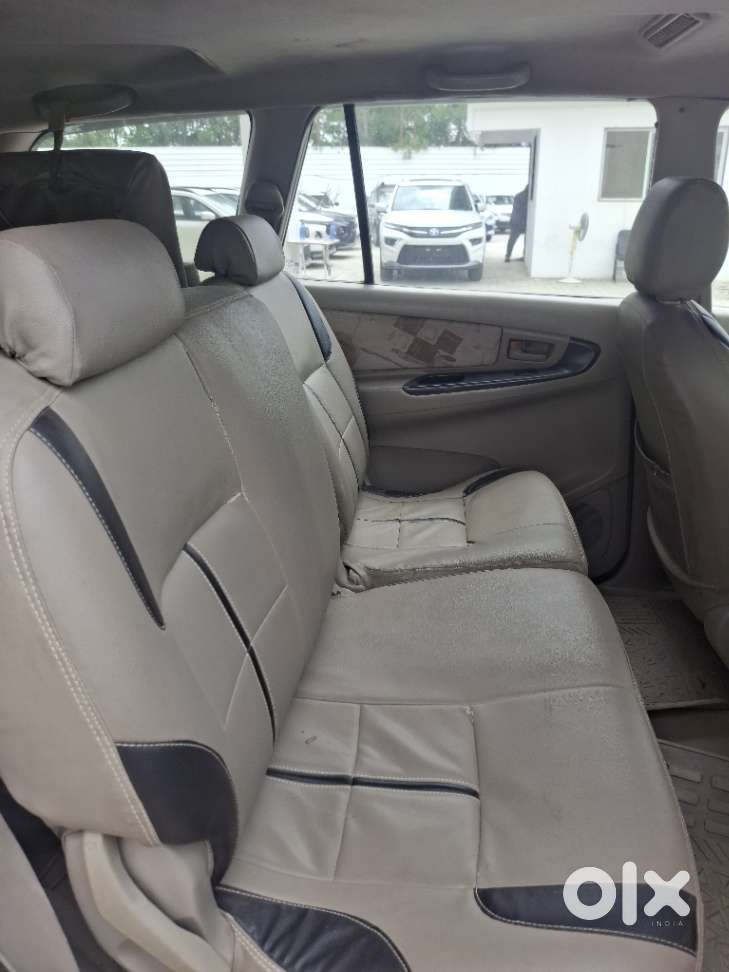 Toyota Innova 2.5 G (diesel) 8 Seater, 2010, Diesel