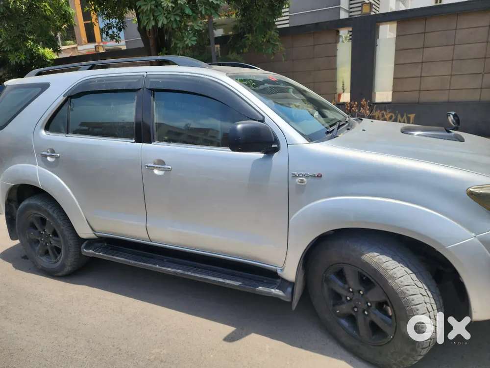 Toyota Fortuner 2010