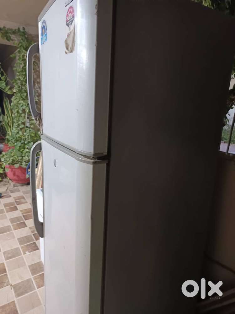 Double door fridge for urgent sale