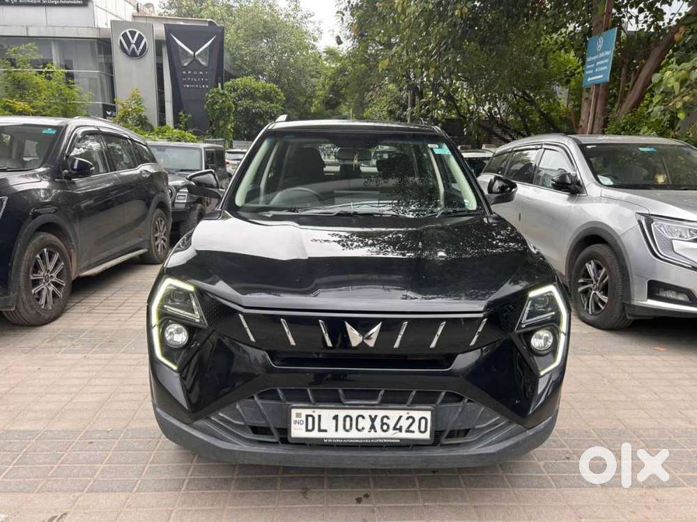 Mahindra Xuv3xo Ax5 Mt 2024