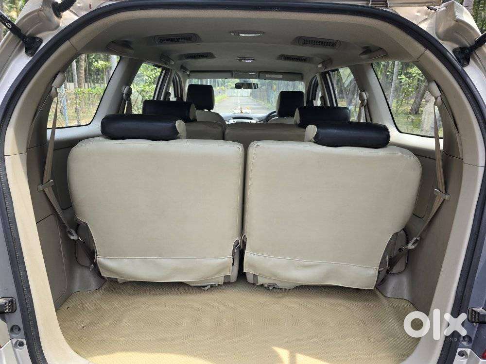 Toyota Innova 2.5 V 8 Str, 2015, Diesel