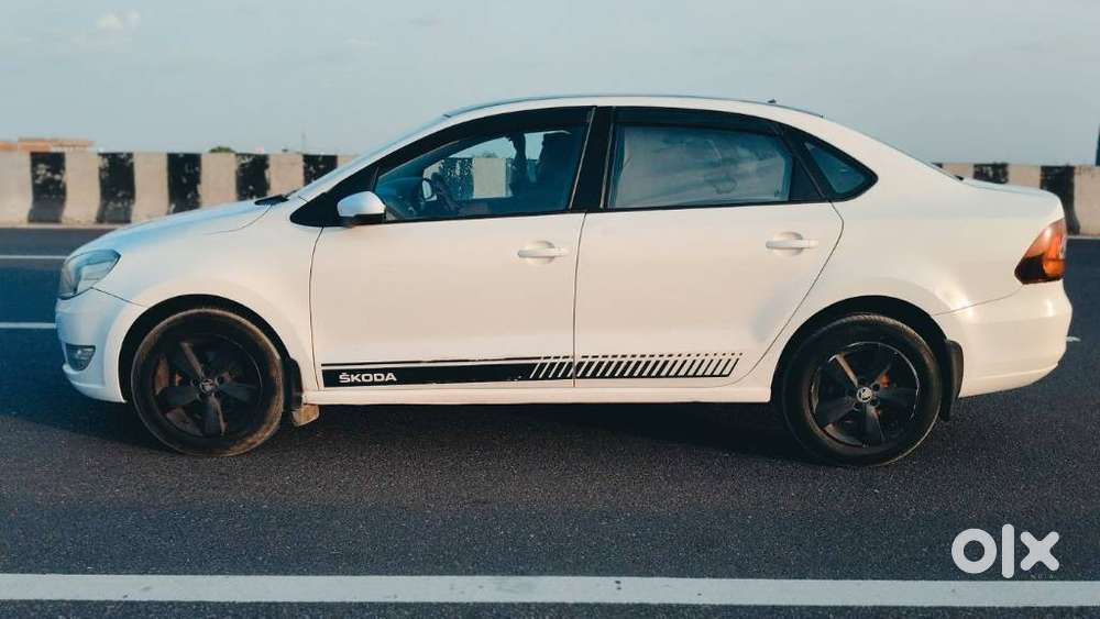 Skoda Rapid 1.5 Tdi At Ambition With Alloy Wheel, 2016, Diesel