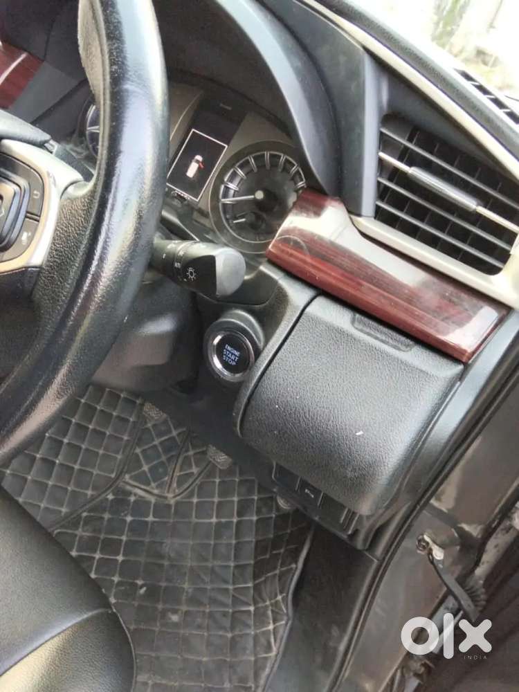 Toyota Innova Crysta Diesel 2016