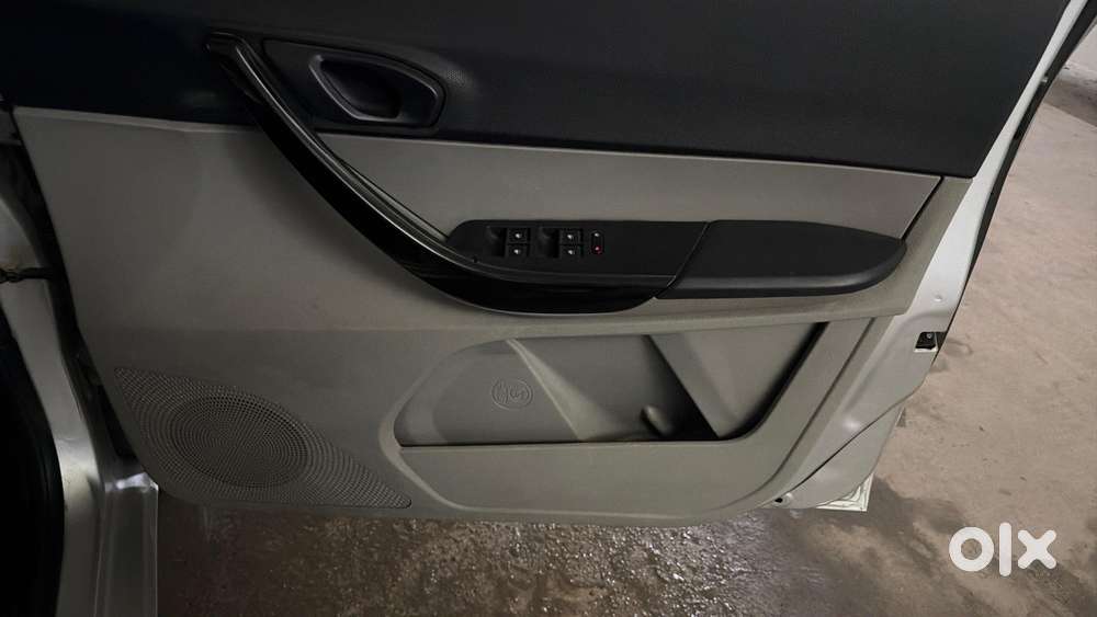 Tata Tiago 1.2 Revotron Xt, 2016, Petrol