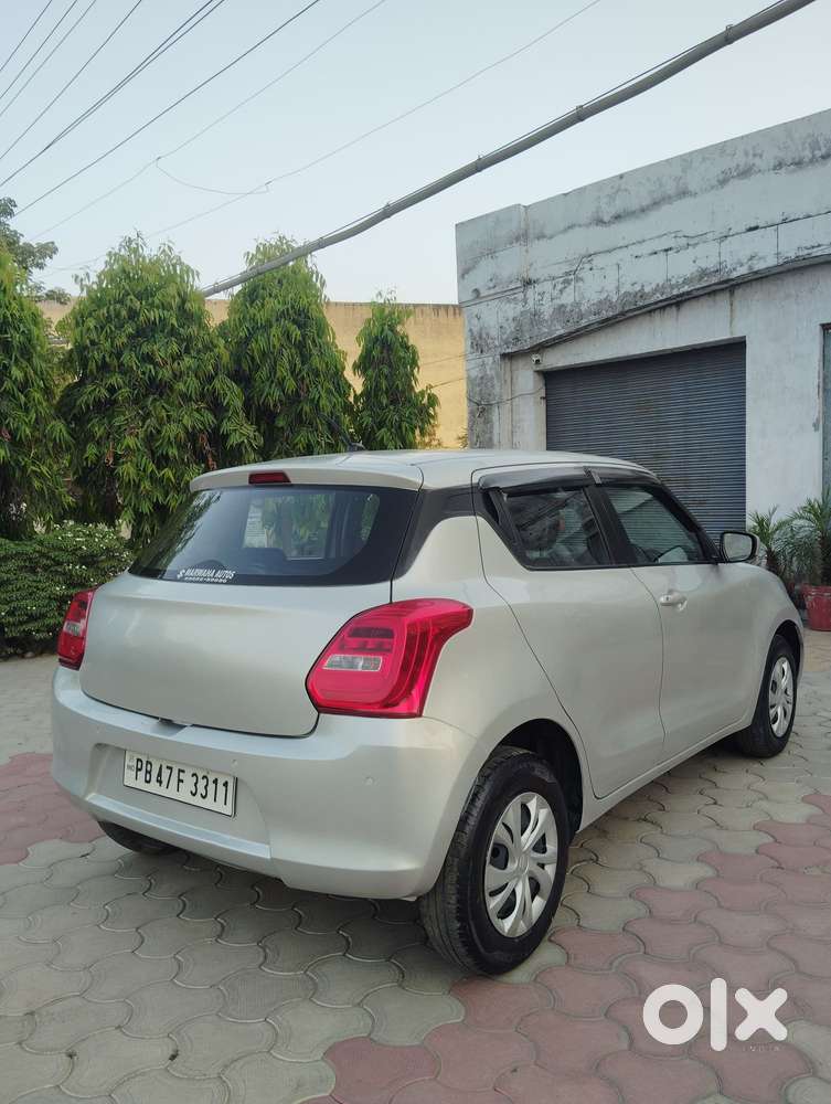 Maruti Suzuki Swift Vxi + Manual, 2022, Petrol