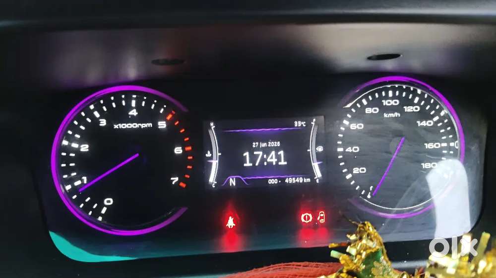 Mahindra Marazzo M6 7 Seater