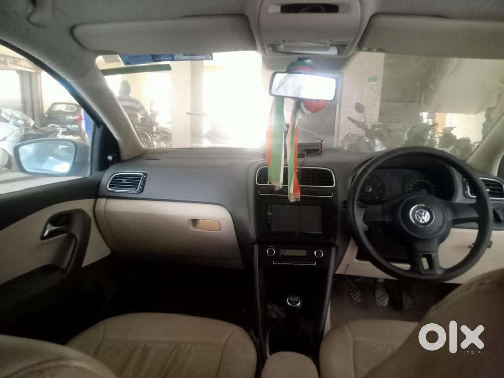 Volkswagen Vento 1.6 Highline Petrol/cng On Paper