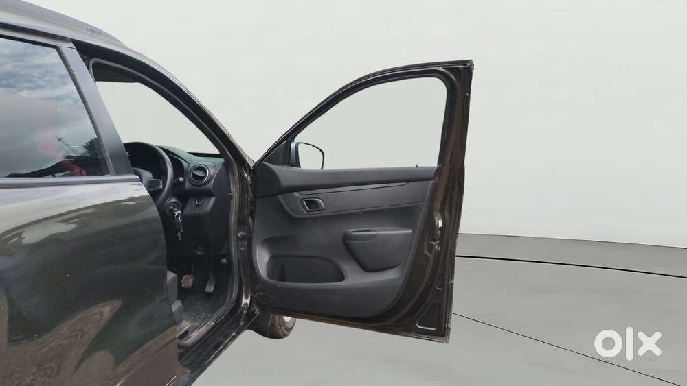 Renault Kwid 1.0 Rxt Amt, 2022, Petrol