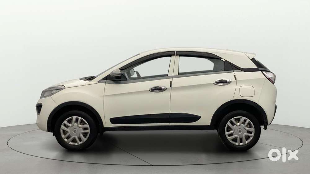 Tata Nexon 1.2 Revotron Xe, 2018, Petrol