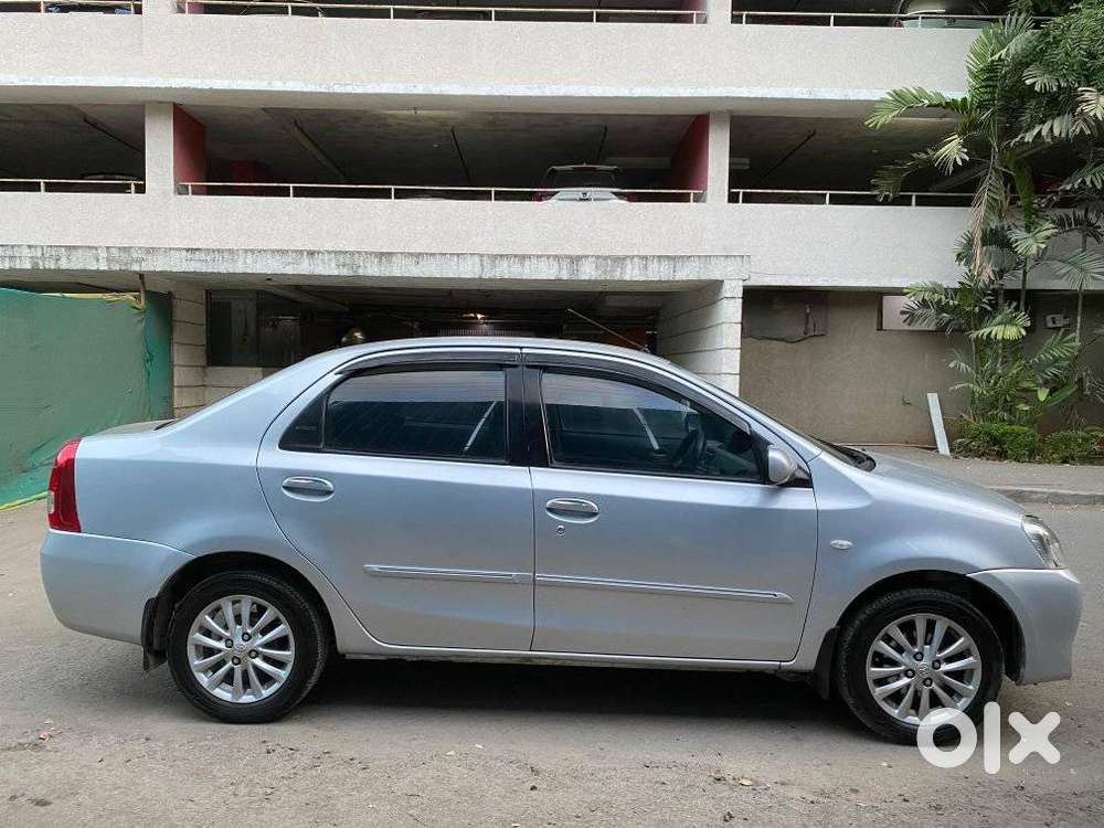 Toyota Etios V, 2012, Petrol