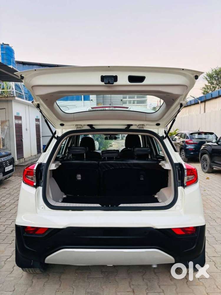 Mahindra Xuv300 W8, 2020, Petrol