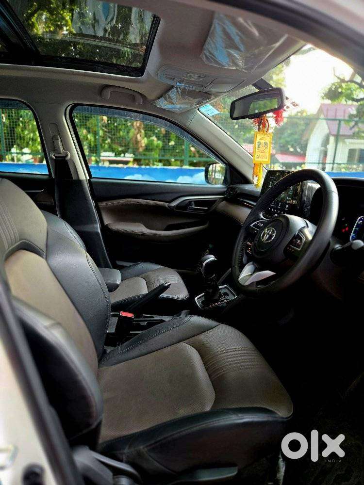 Toyota Urban Cruiser Hyryder 1.5 V Hybrid, 2024, Petrol