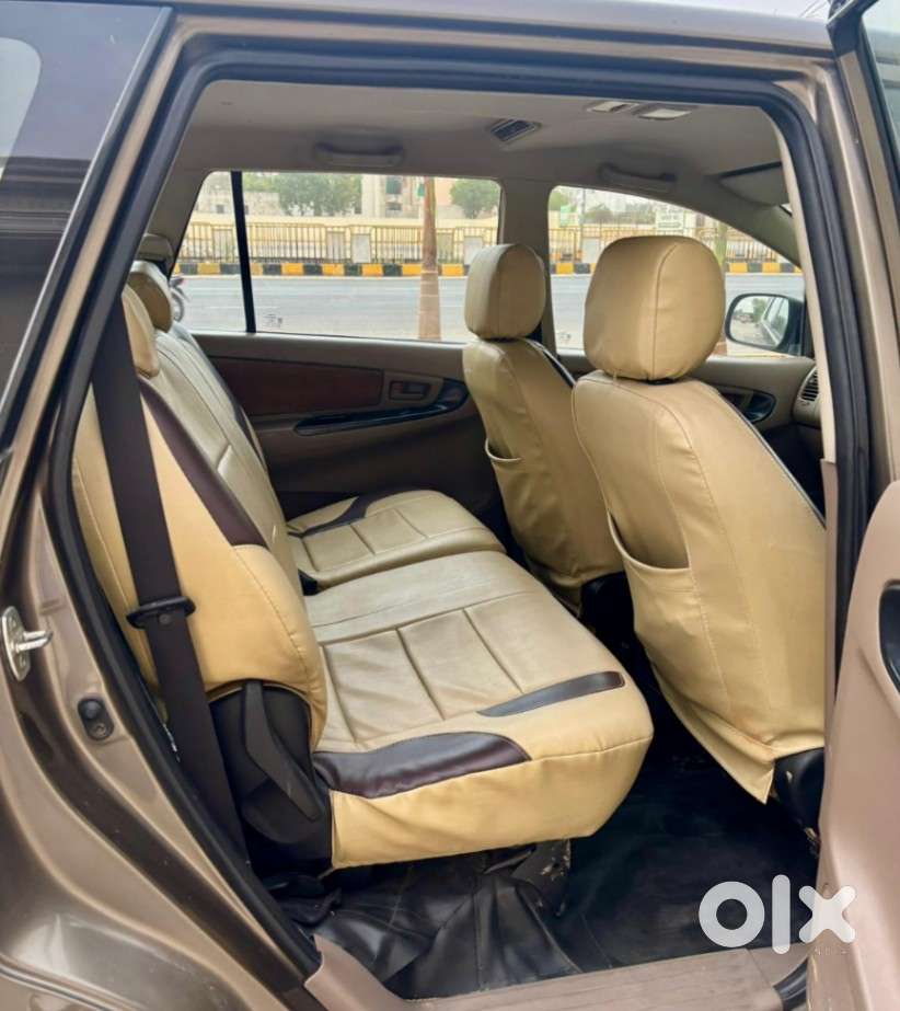 Toyota Innova 2.5 G (diesel) 8 Seater, 2016, Diesel