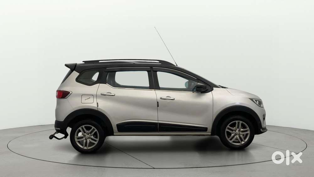 Renault Triber Rxz, 2023, Petrol