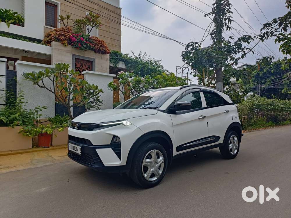 Tata Nexon Smart Plus1.2 Revotron Petrol 5 Mt, 2024, Petrol