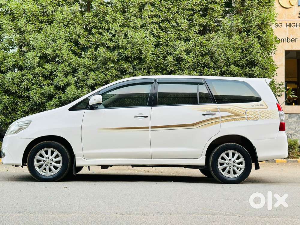 Toyota Innova 2.5 Vx 8 Str Bs-iii, 2014, Diesel