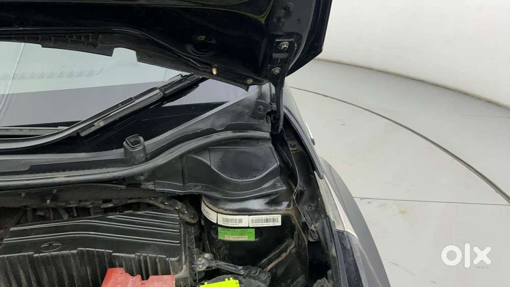 Tata Altroz 1.2 Xza Plus Dark Edition Dct, 2022, Petrol