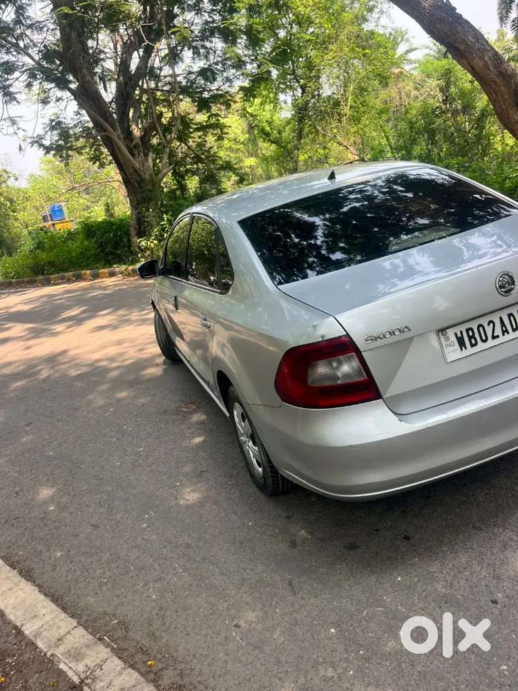 Urgent Sale Skoda Rapid 2014 Petrol Well Maintained