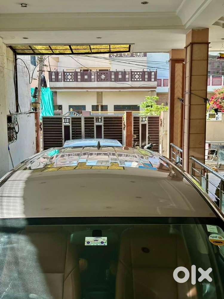 Toyota Innova Crysta 2016 Diesel Well Maintained