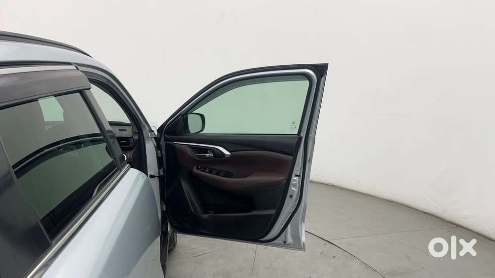 Maruti Suzuki Grand Vitara 1.5 Alpha Smart Hybrid At, 2022, Petrol