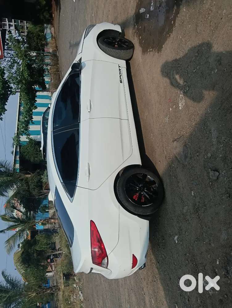 Hyundai Verna 2012