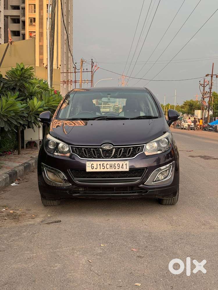 Mahindra Marazzo M8, 2018