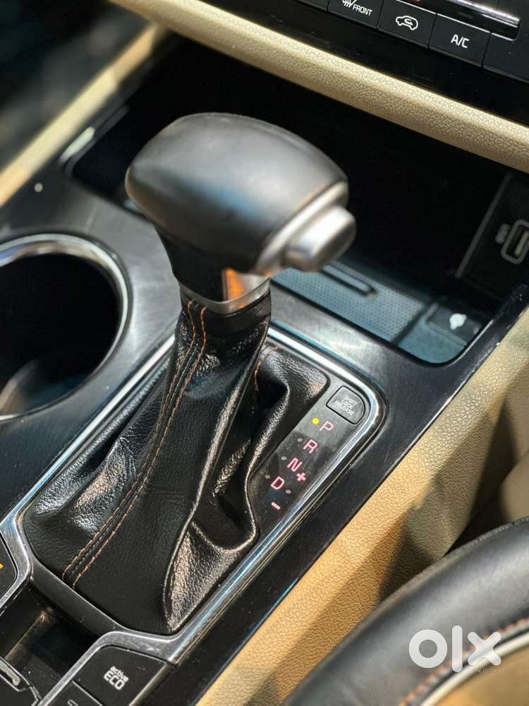 Kia Carnival Premium 8 Str, 2020, Diesel