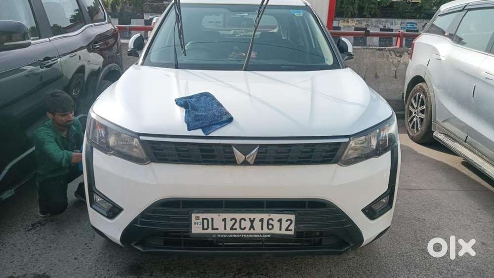 Mahindra Xuv300 Petrol Well Maintained