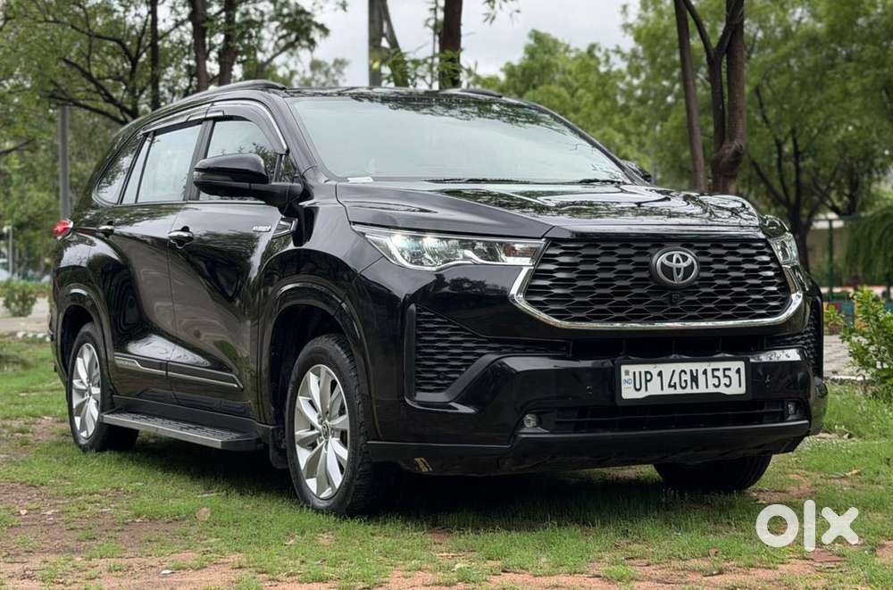 Toyota Innova Hycross 2.0 Vx (o) Hybrid 7 Str, 2025, Petrol