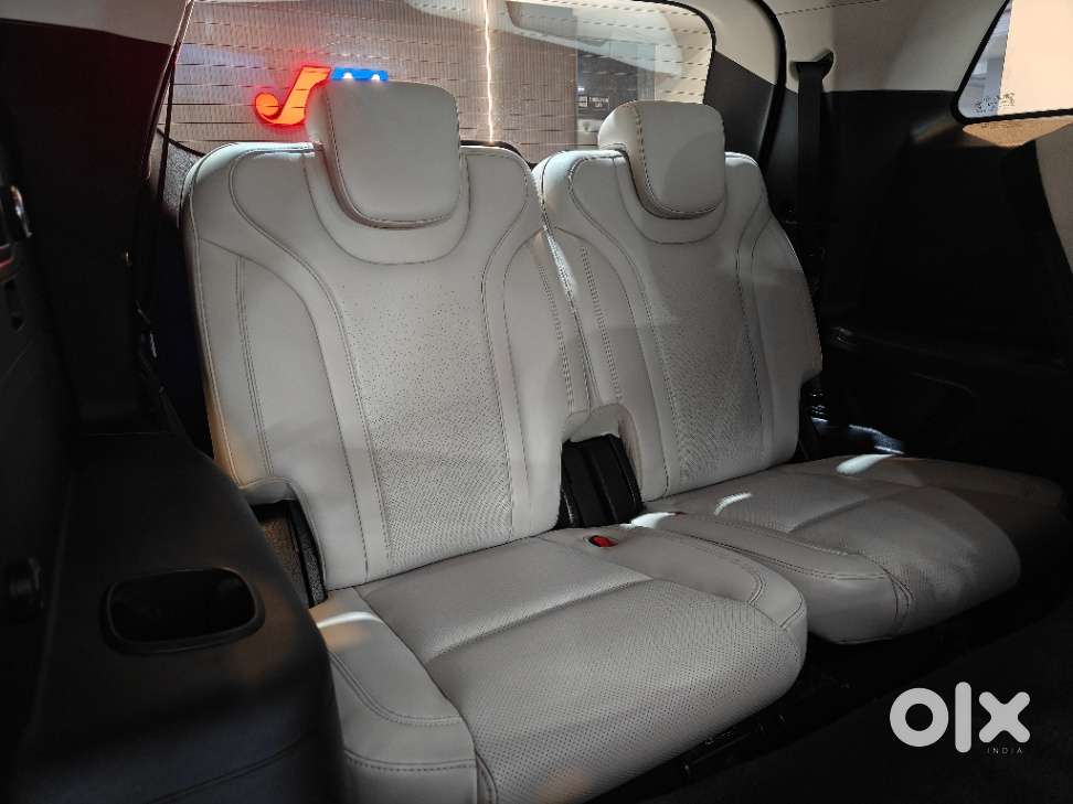 Mahindra Xuv700 2.2 Ax 7 Diesel At Luxury Pack Str Awd, 2023, Diesel