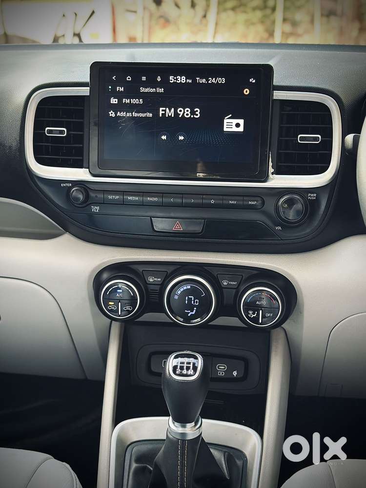 Hyundai Venue S (o) 1.2 Petrol Knight Edition, 2023, Petrol