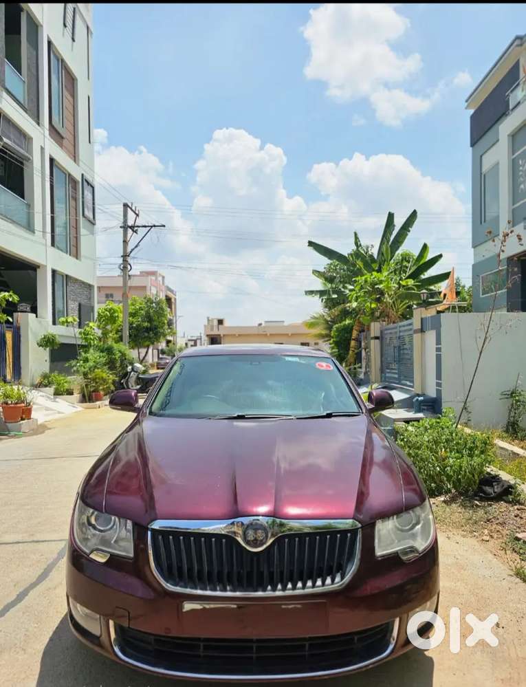 Skoda Superb Petrol 2010 Car