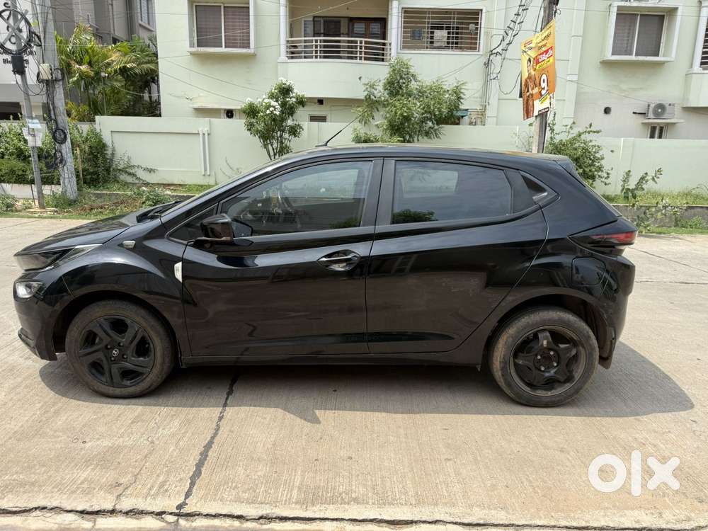 Tata Altroz 1.2 Xta Petrol Dct, 2023, Petrol