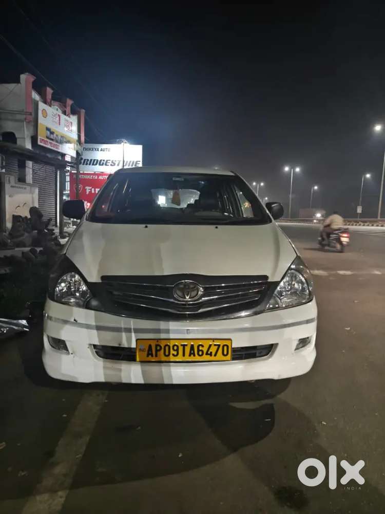 Toyota Innova 2011 Diesel 2nd Owner