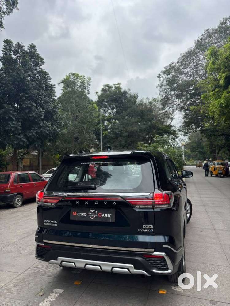 Toyota Innova Hycross 2.0 Vx Hybrid 7 Str, 2025, Petrol