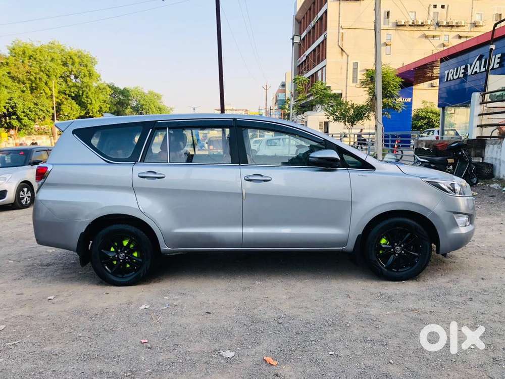 Toyota Innova Crysta 2.8 Gx At 8 Seater, 2017, Diesel