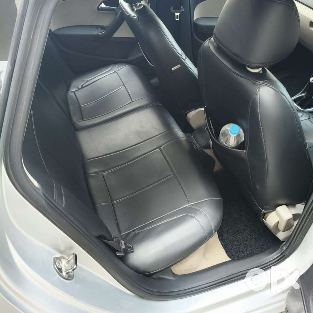 Volkswagen Polo 2011 Odometer 77000 Km