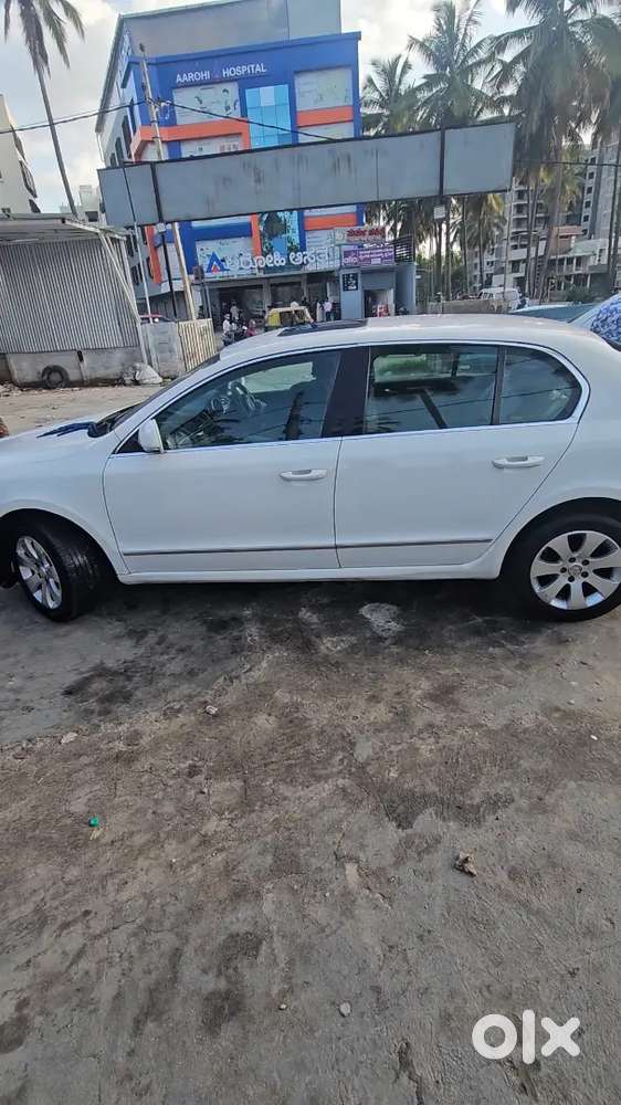 Skoda Superb 2012 Petrol Automatic Variant