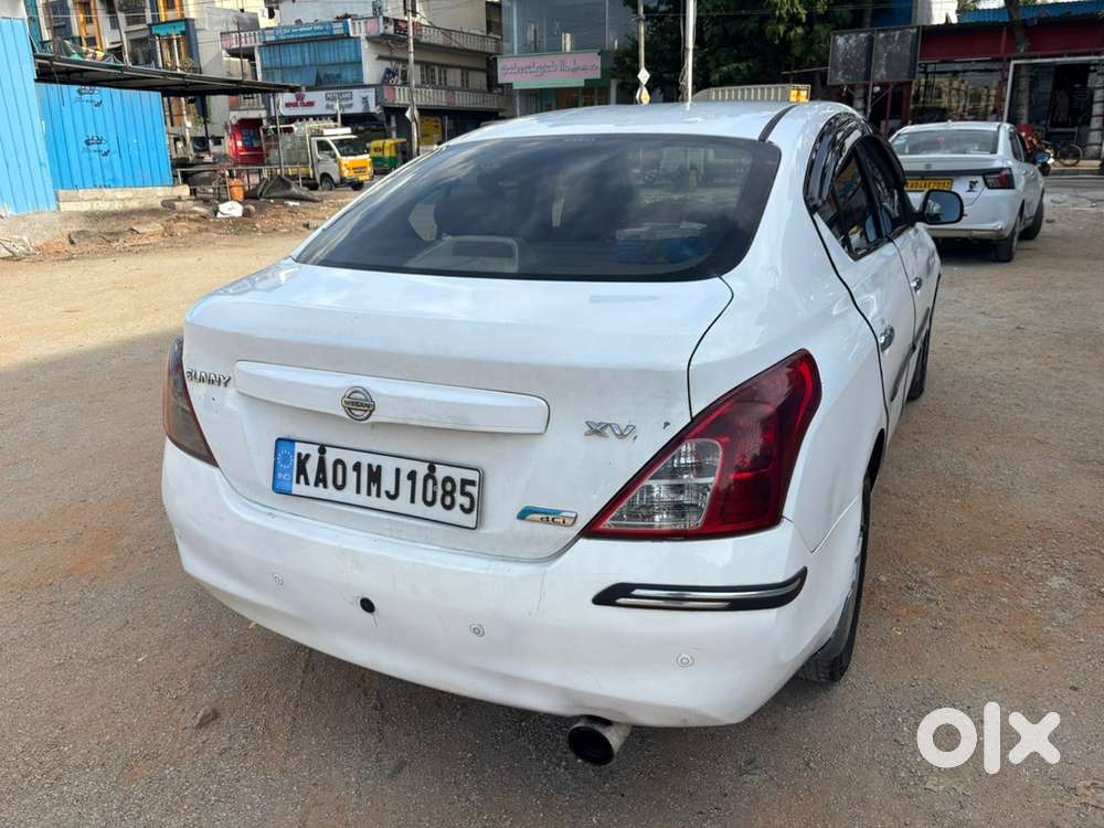 Nissan Sunny Xv Diesel - Top End  Push Button Start  Climate Control